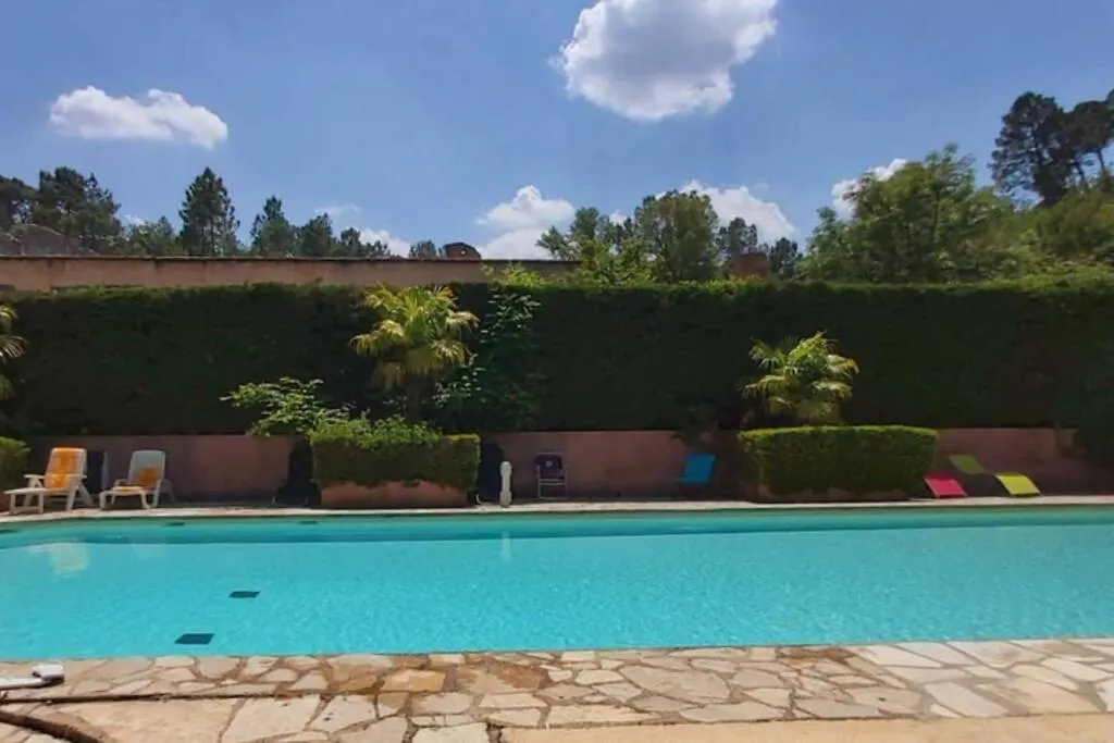superbe appartement en résidence avec piscine dans le Luberon au pied du colorado provencal Rustrel France