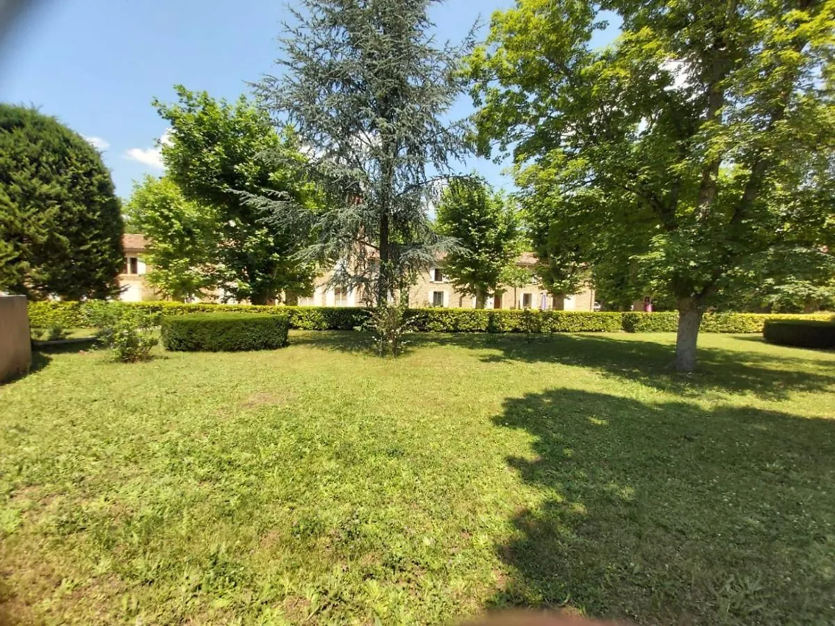 superbe appartement en résidence avec piscine dans le Luberon au pied du colorado provencal Rustrel France