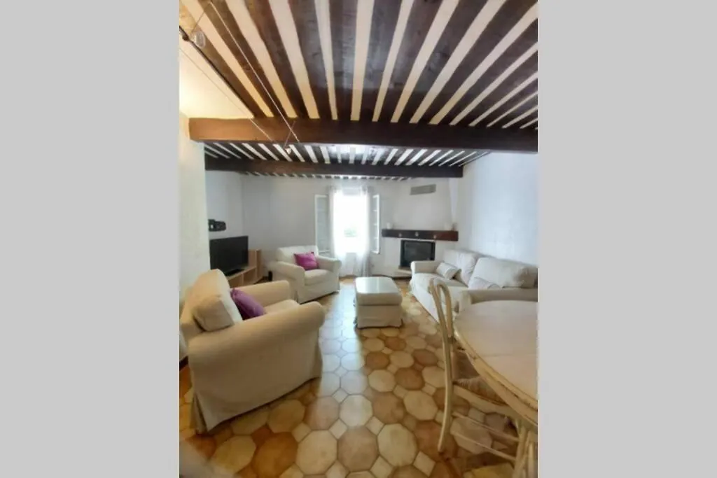 superbe appartement en résidence avec piscine dans le Luberon au pied du colorado provencal Rustrel